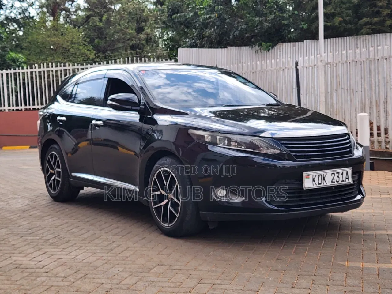 Toyota Harrier 2.0 2015 Black