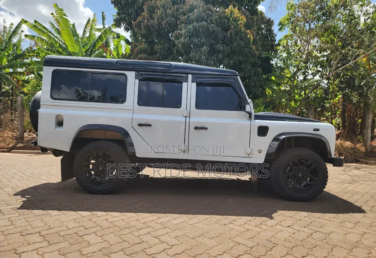 Land Rover Defender 1997 White