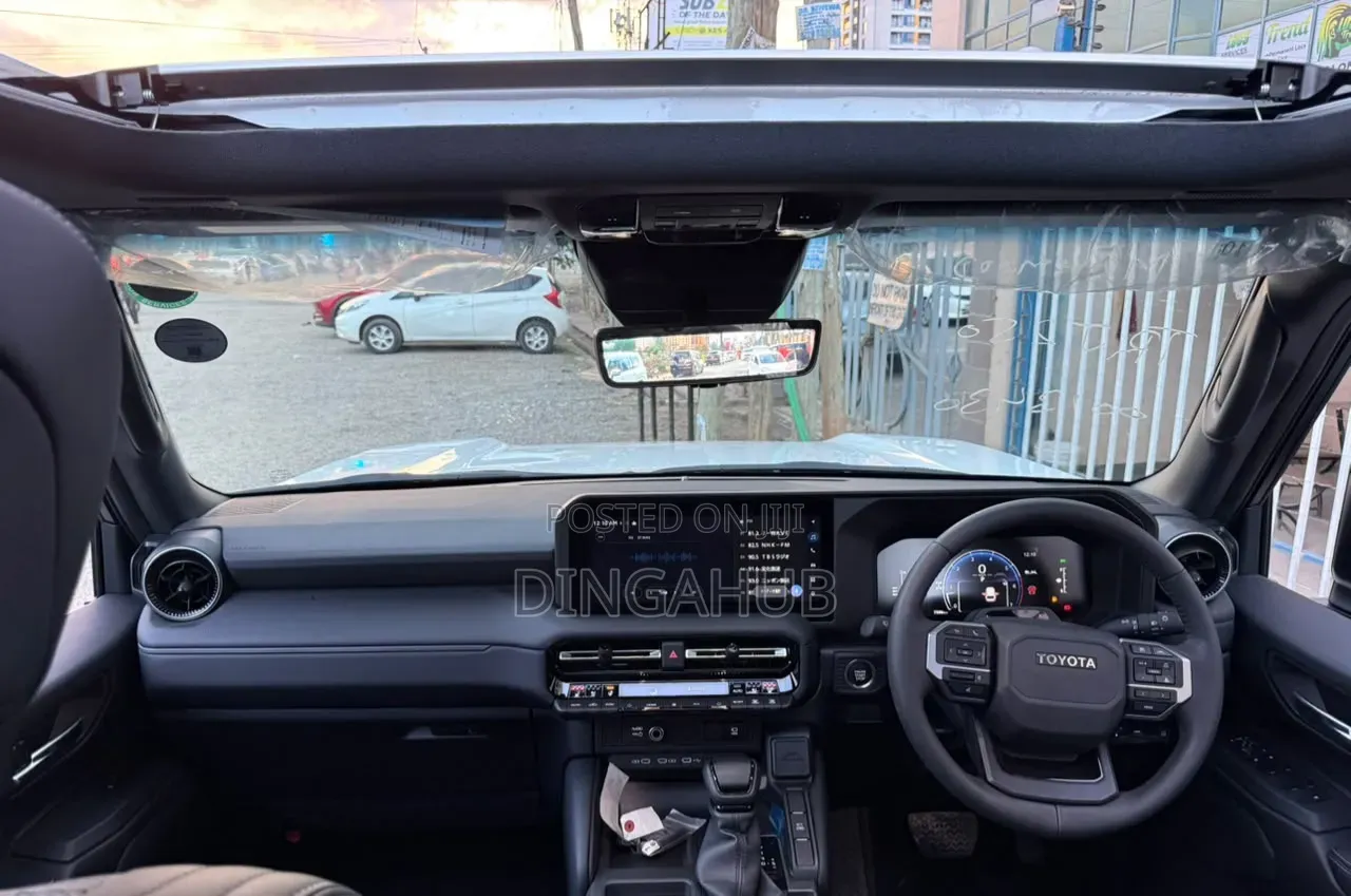 Toyota Land Cruiser Prado 2.7 2024 Pearl