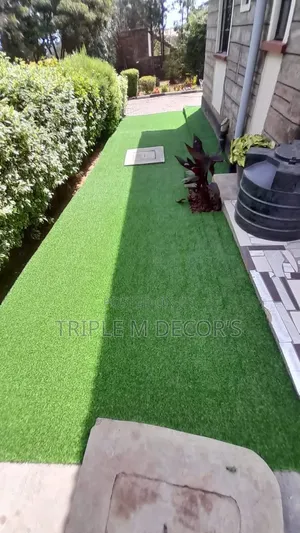 Commercial Grade 10mm Synthetic Turf for Compound Landscaping