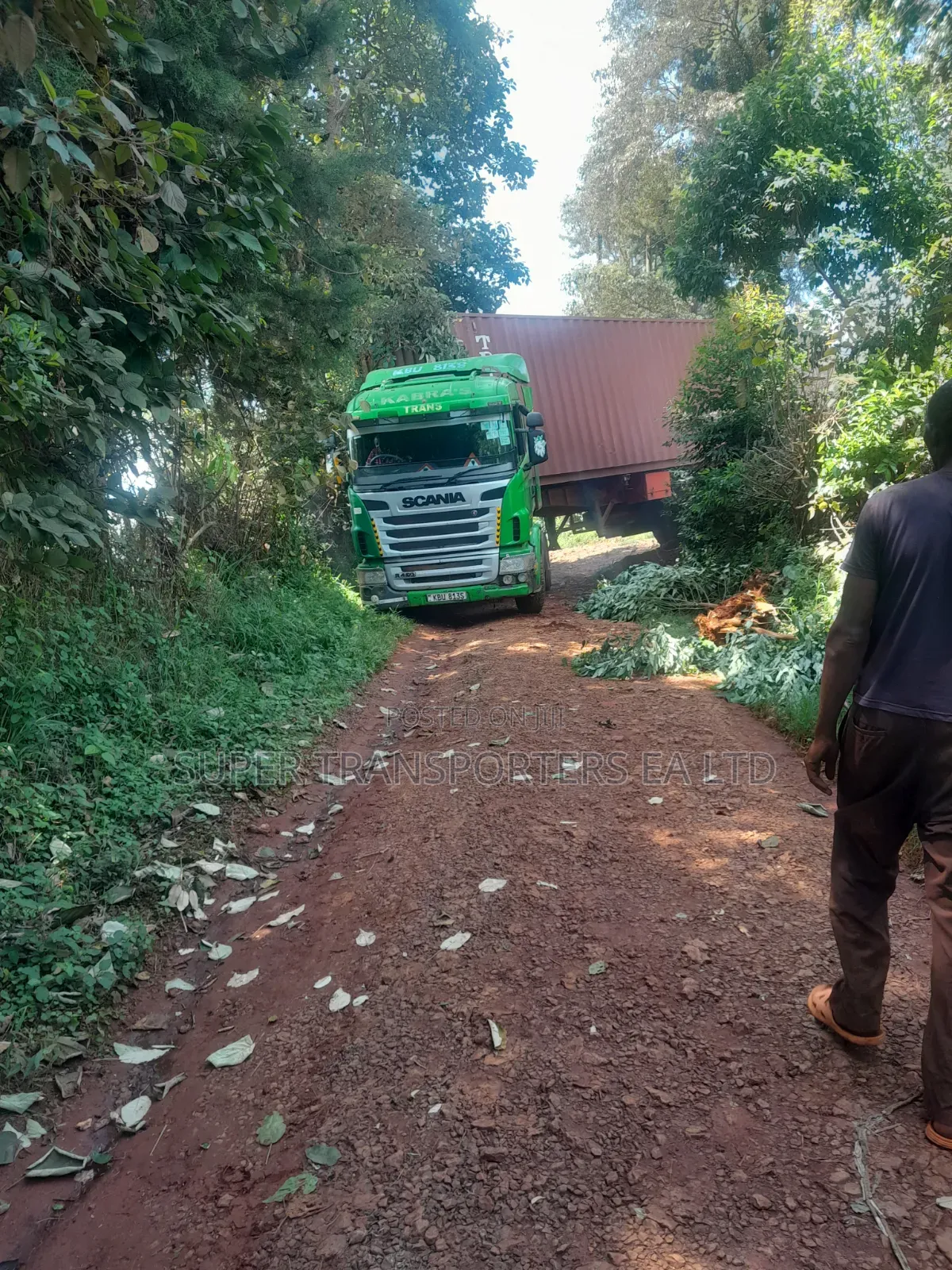 Movers & Transporters. Transit Trailers.Nairobi Kigali.28 T