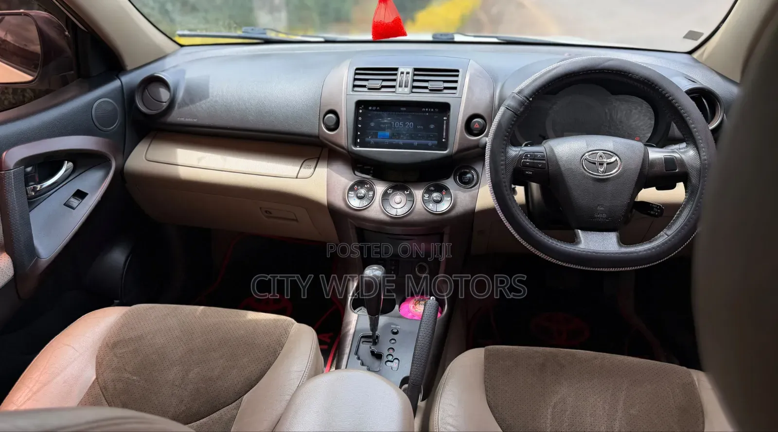 Toyota Vanguard 2012 White
