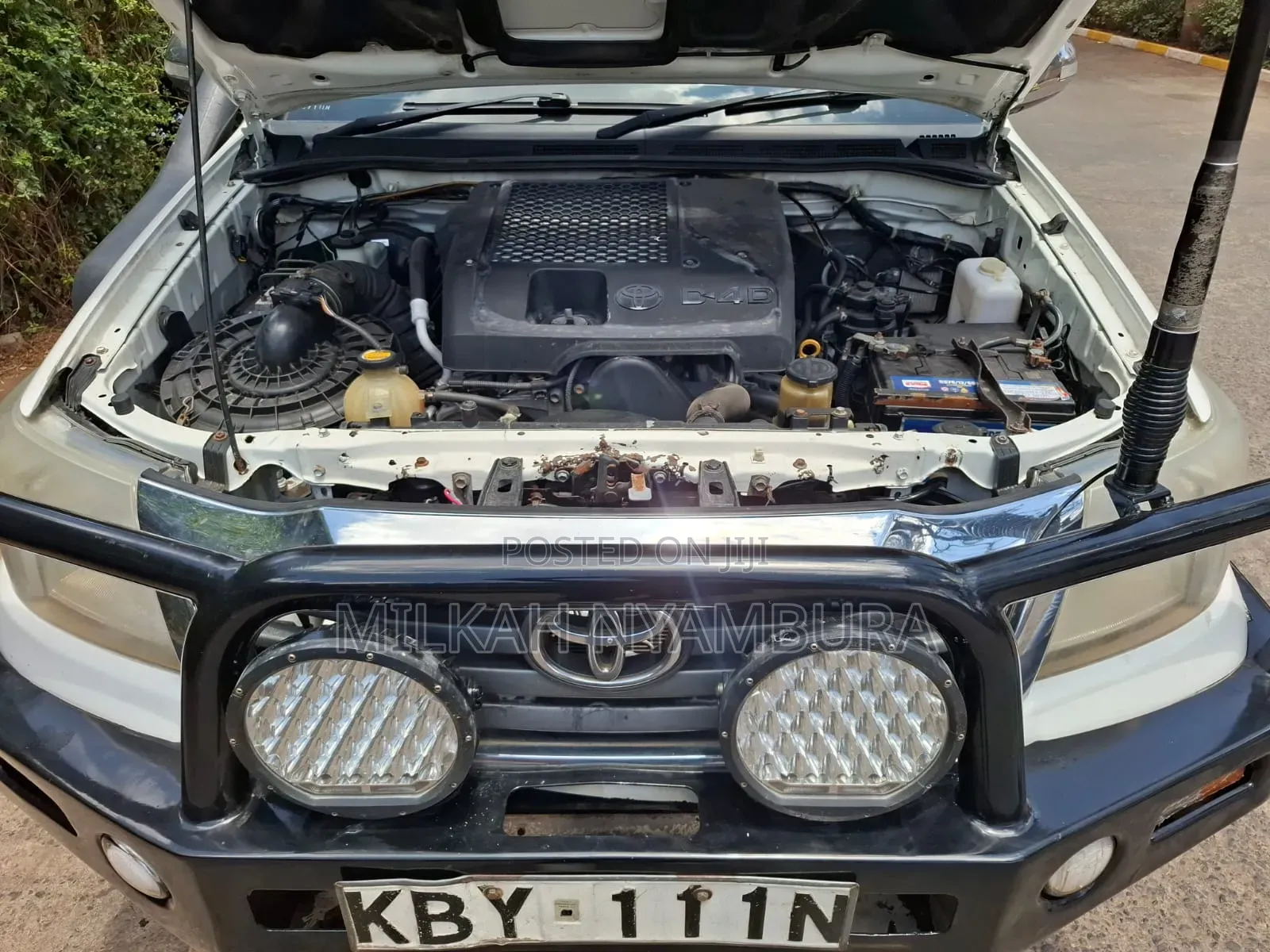 Toyota Hilux 2015 White