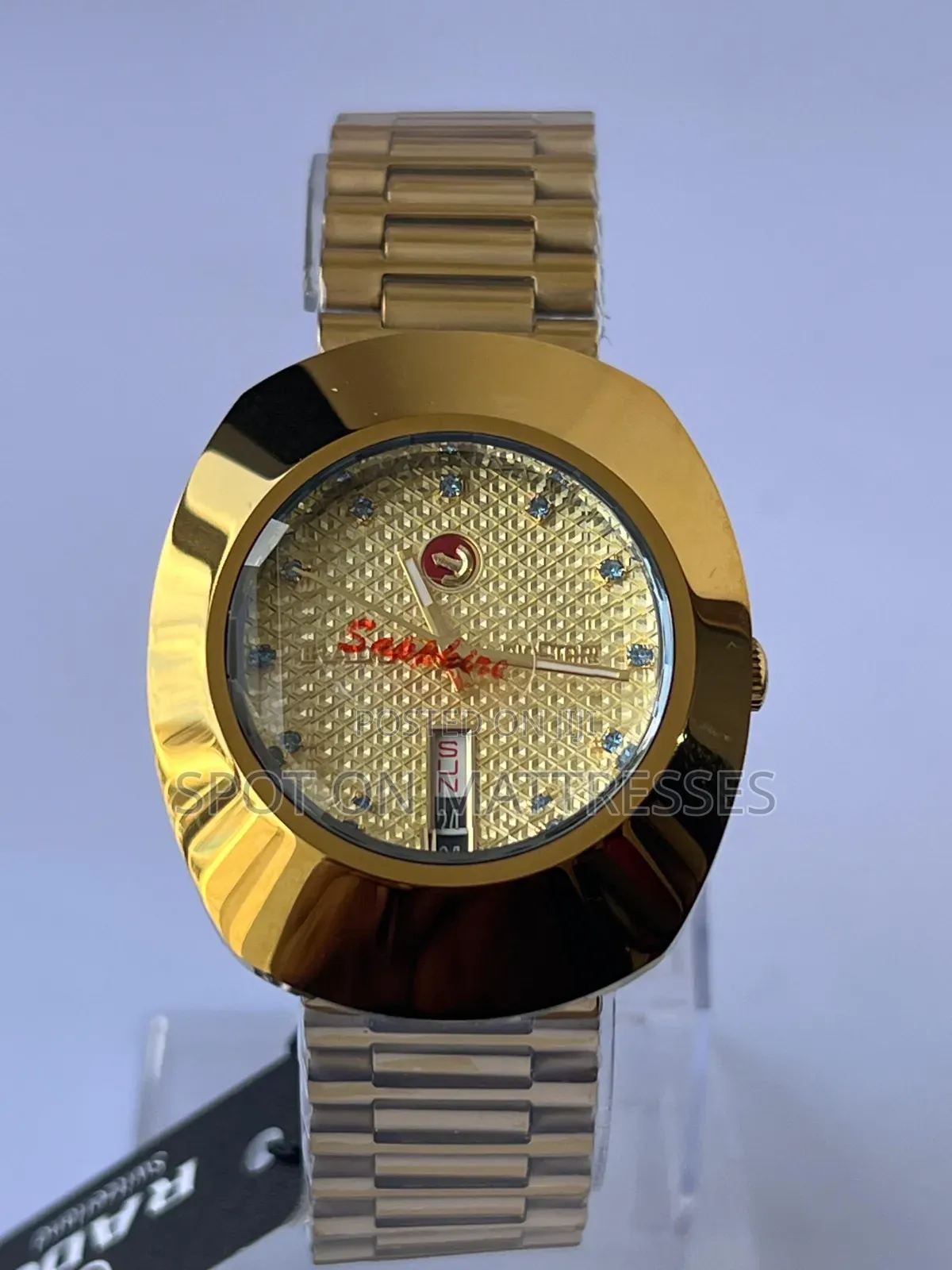 High-End Cute Rado Watch for Ladies. Perfect to Gift Your Lover!