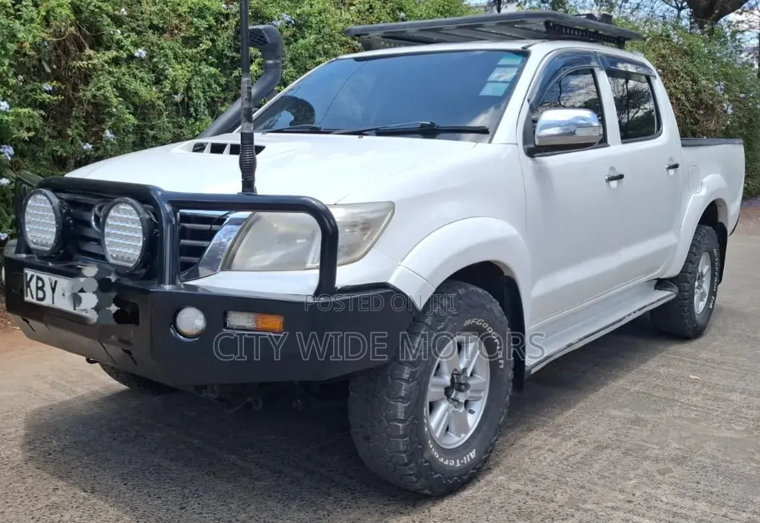 Toyota Hilux 2015 White