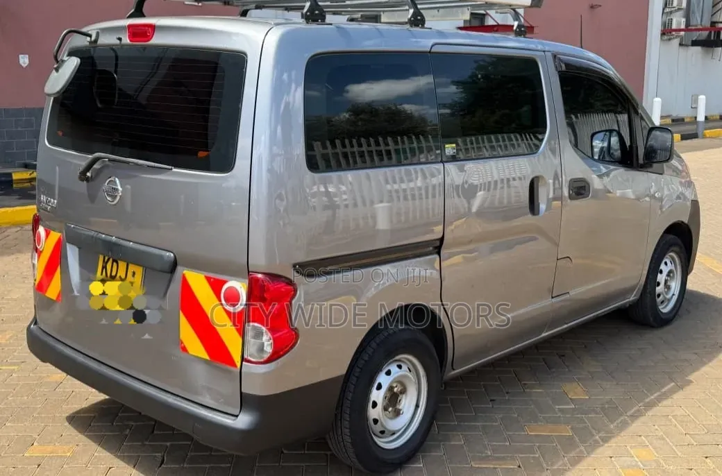 Nissan NV200 2015 Gray