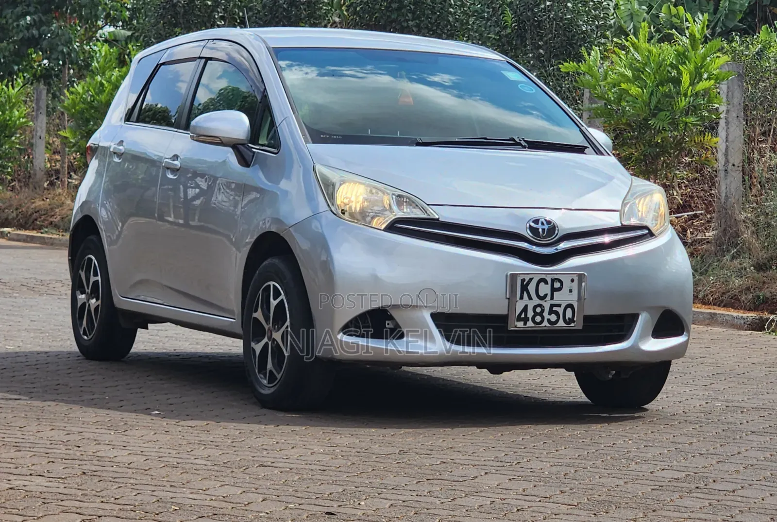 Toyota Ractis 2011 Silver
