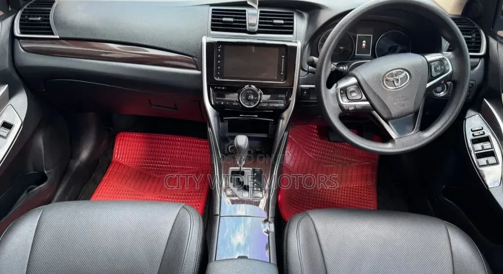 Toyota Premio 1.5 FWD 2018 White