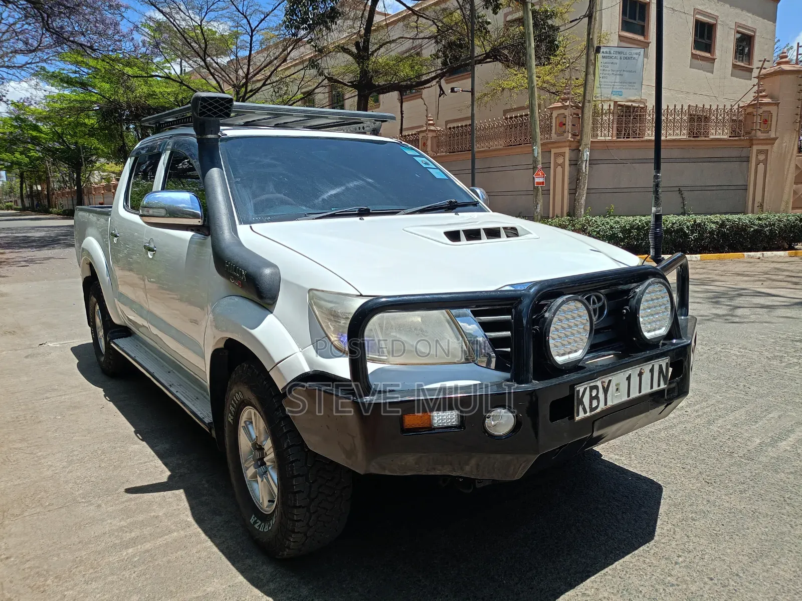 Toyota Hilux 2013 Pearl