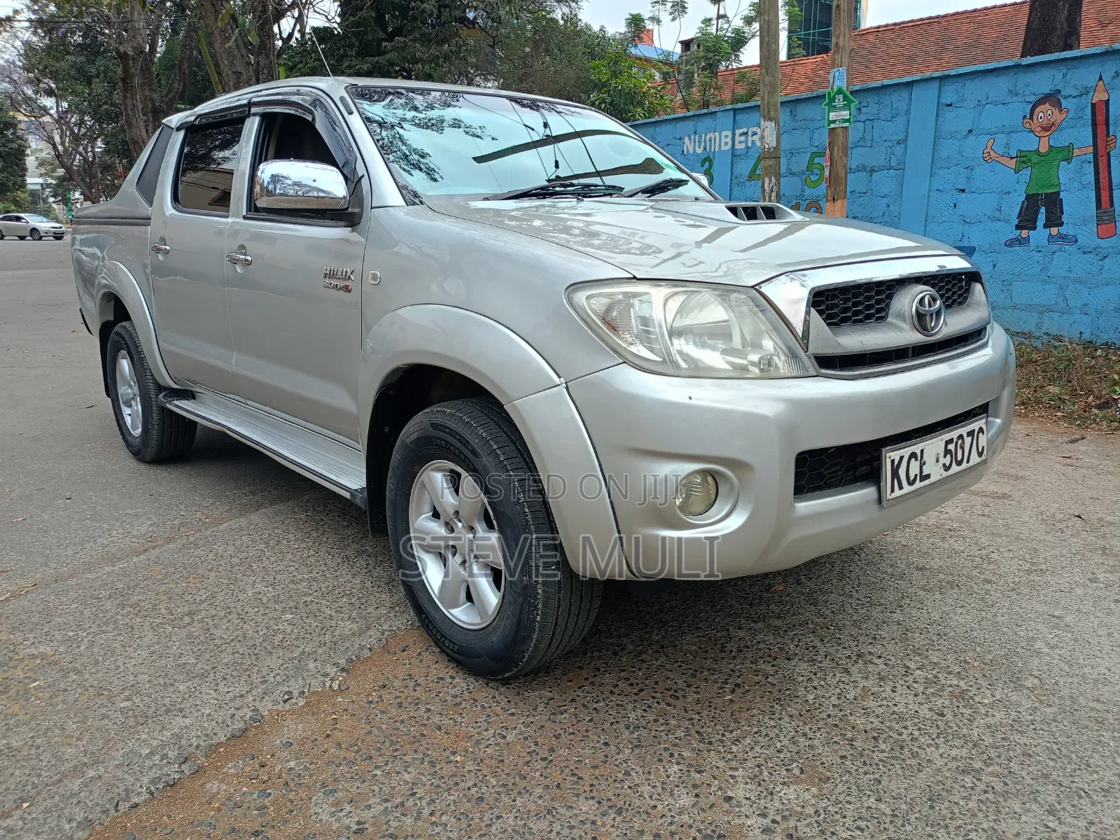 Toyota Hilux 2012 Gray