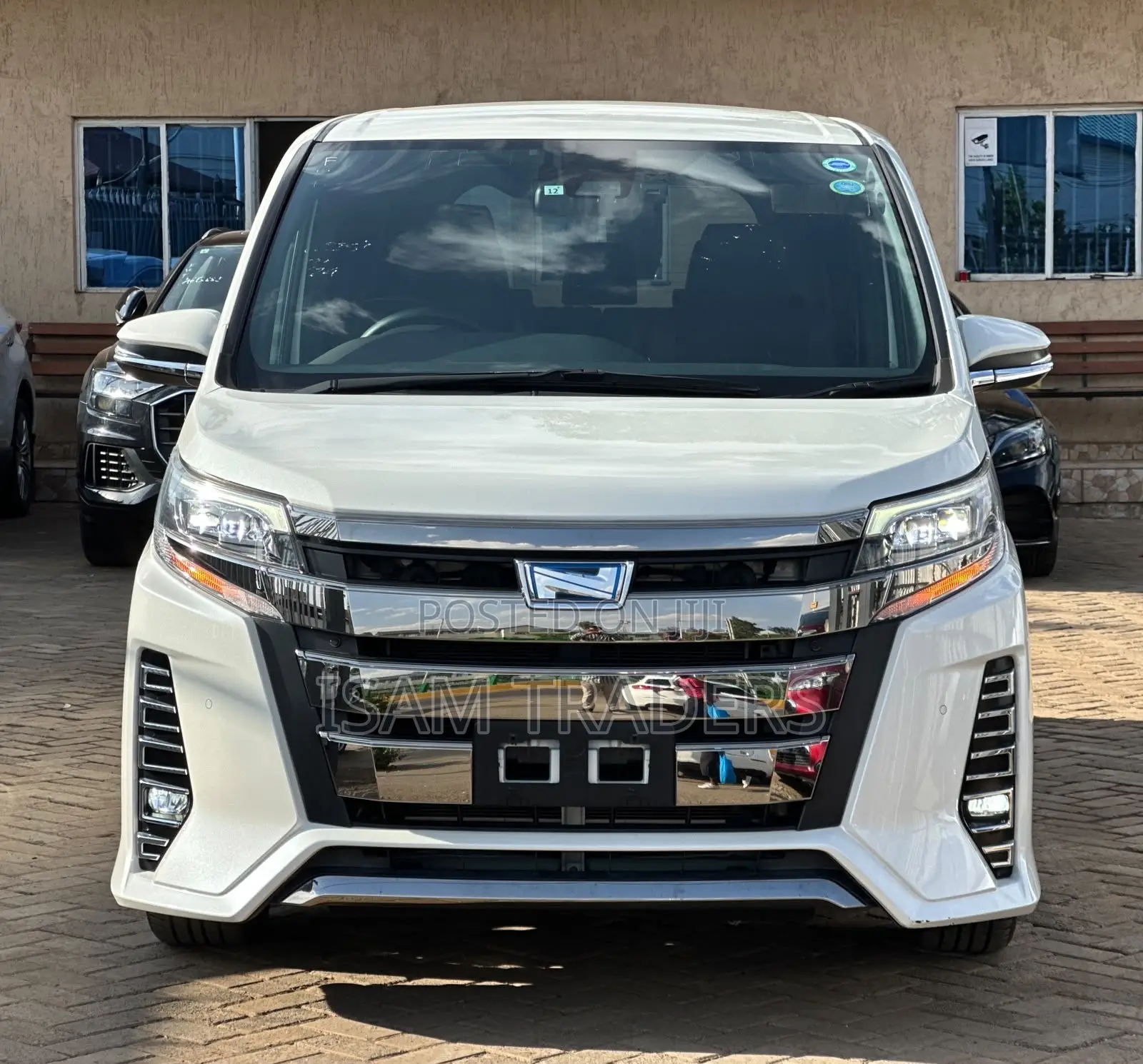 Toyota Noah 1.8 FWD Hybrid (7 seater) 2019 Pearl