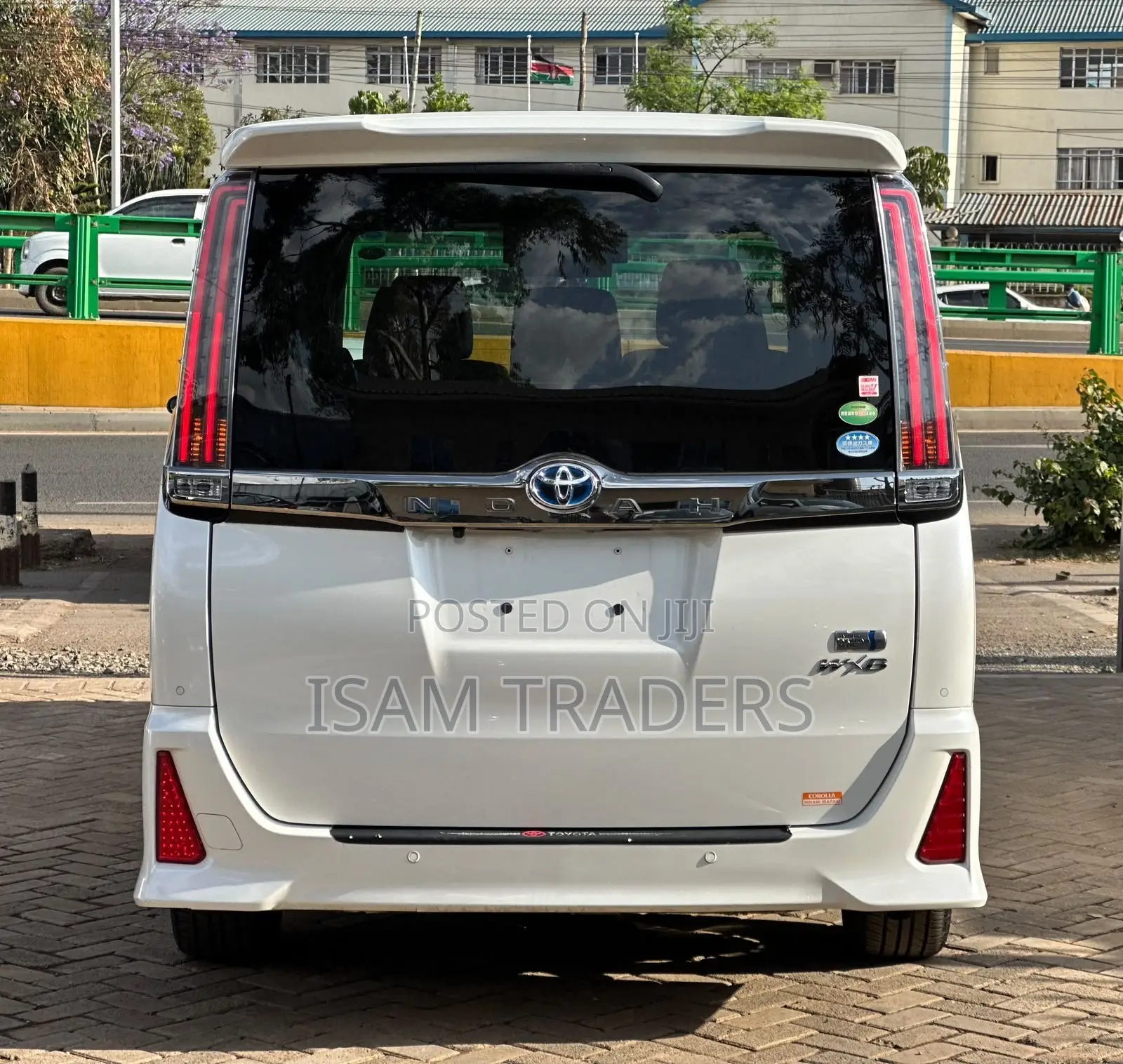 Toyota Noah 1.8 FWD Hybrid (7 seater) 2019 Pearl