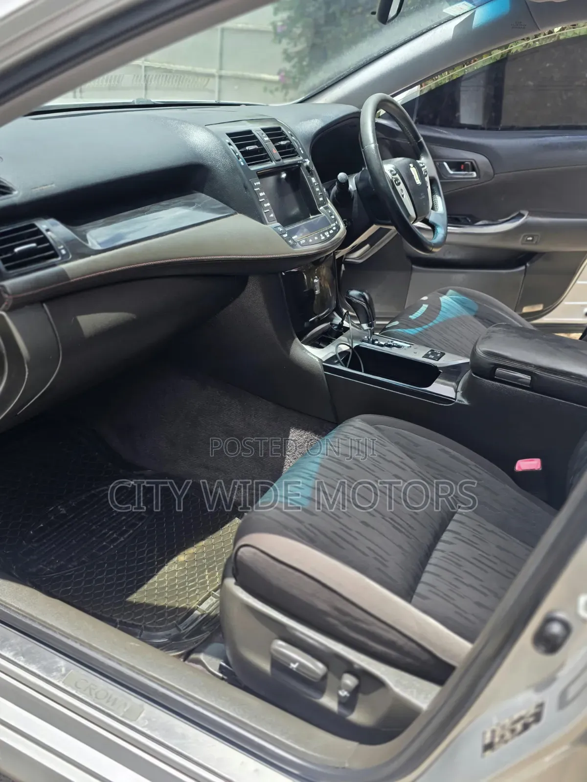 Toyota Crown 2012 Silver