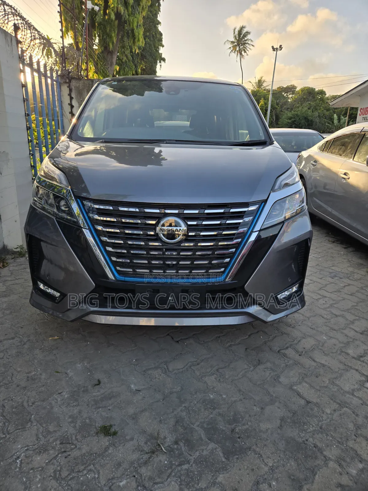 Nissan Serena 2019 Gray
