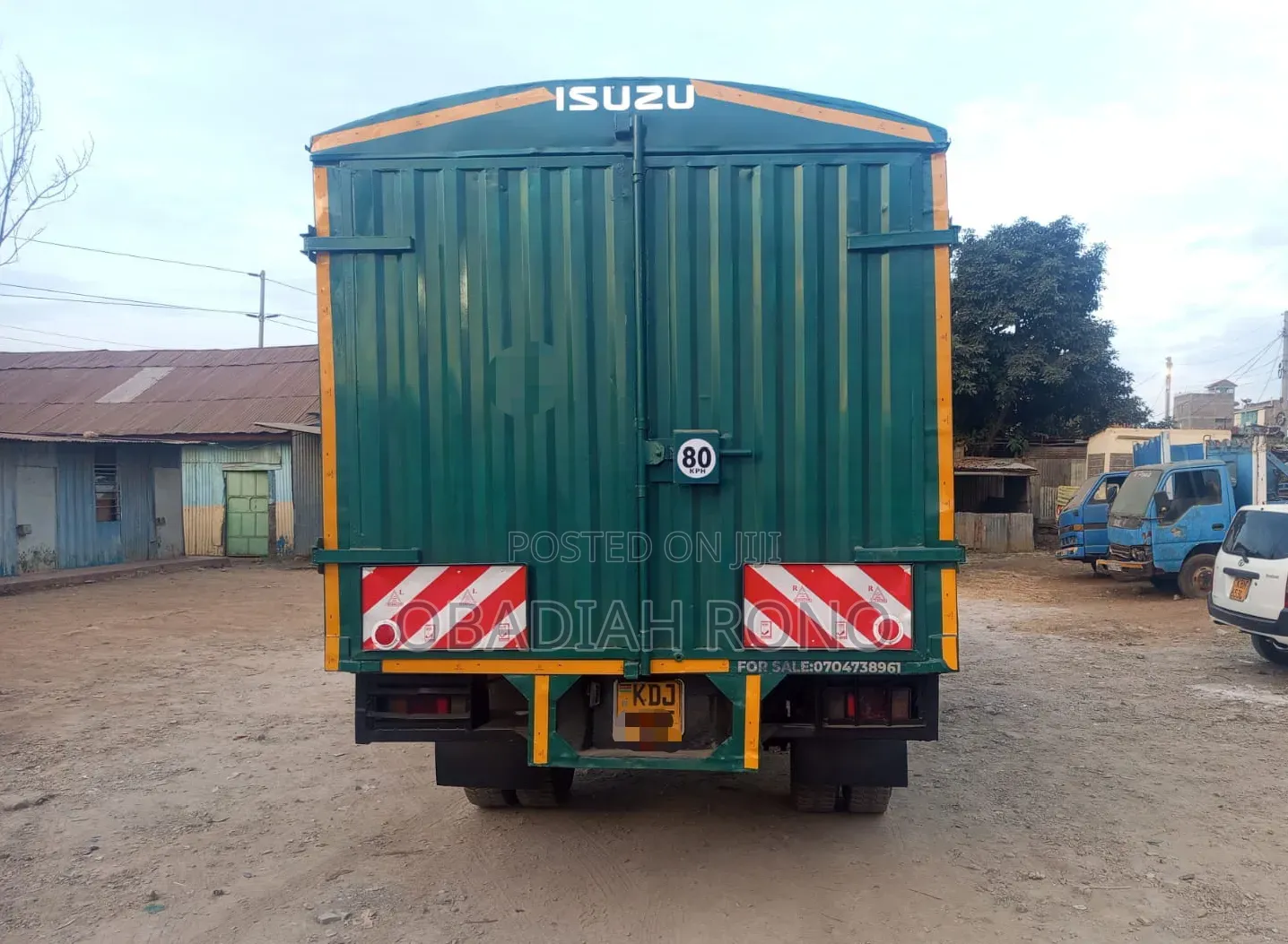 Isuzu NQR 2022 White