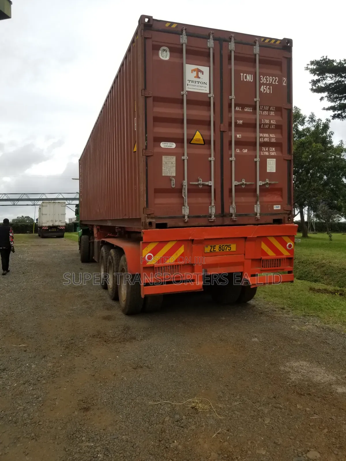 Movers and transport.Ooen Body,closed Body,skeleton and Flatbeds.28 T