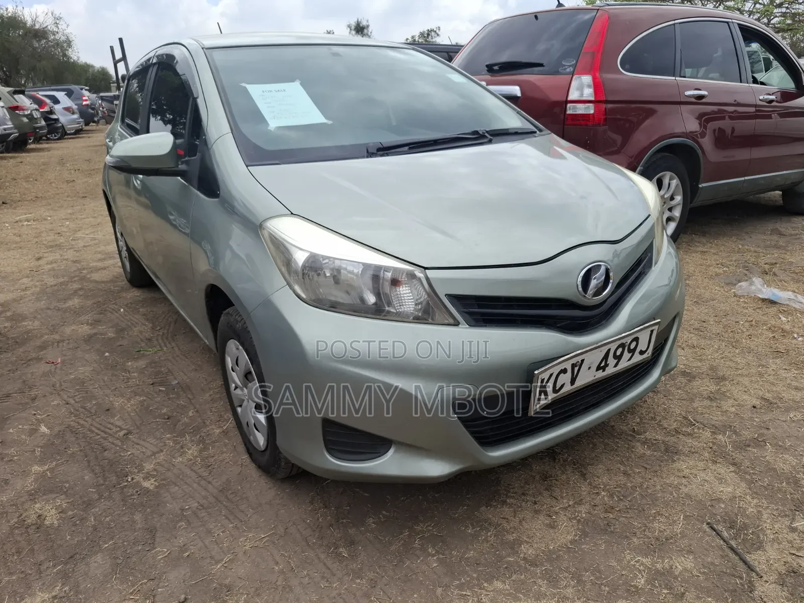 Toyota Vitz 1.3 FWD 5dr 2013 Black