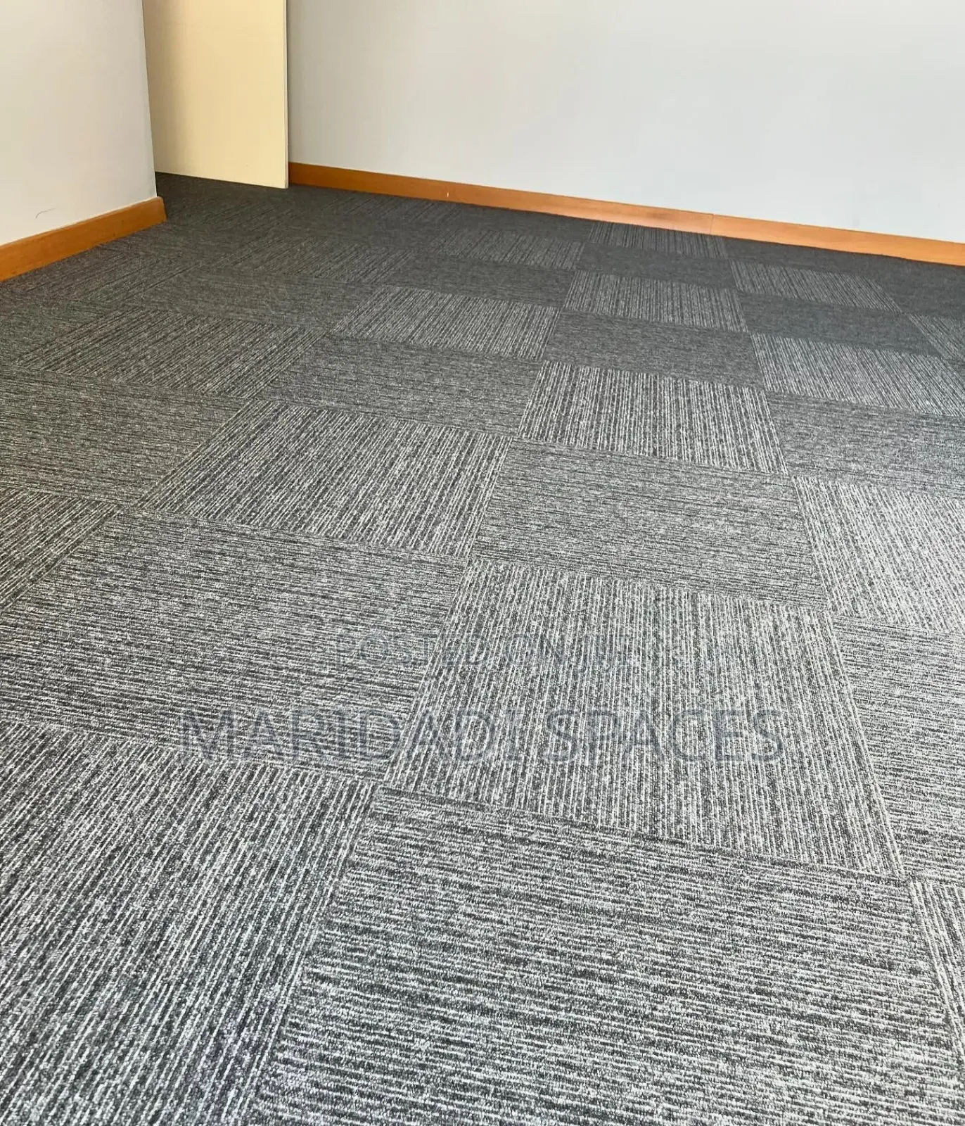High Quality Carpet Tiles for Office,Staircase and Homes