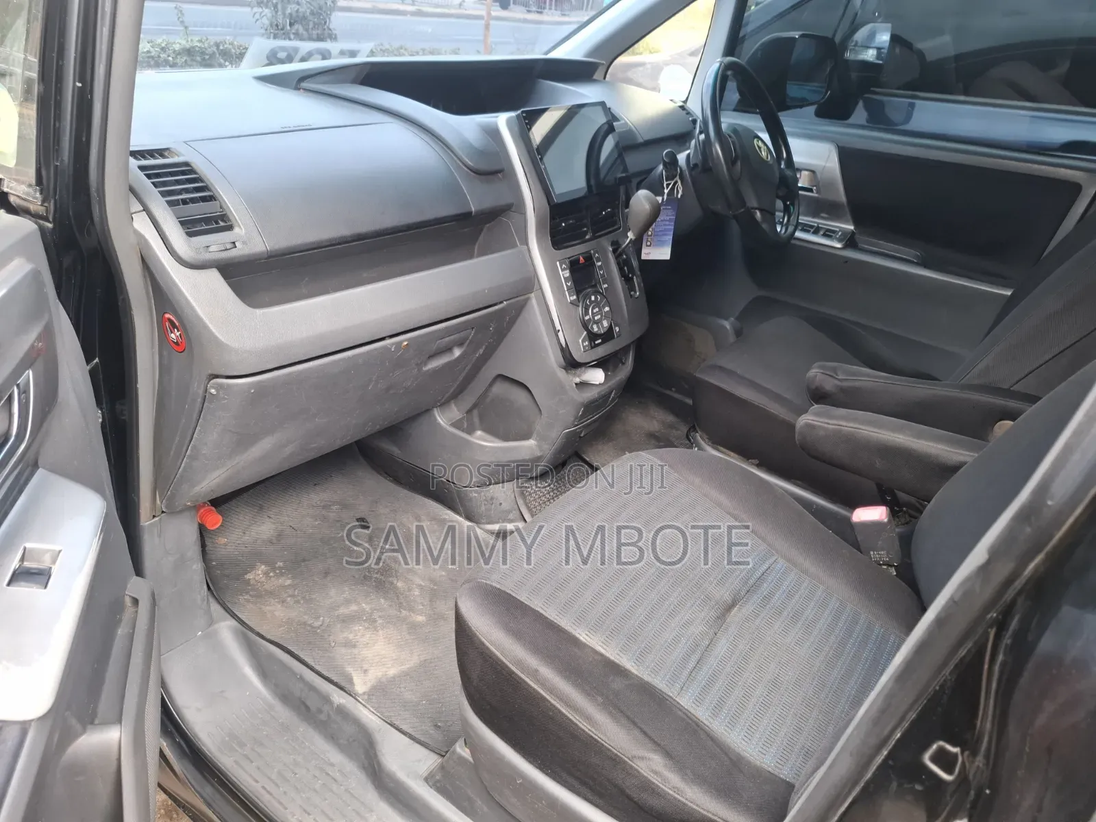 Toyota Voxy X 2WD 8-Seater 2009 Black