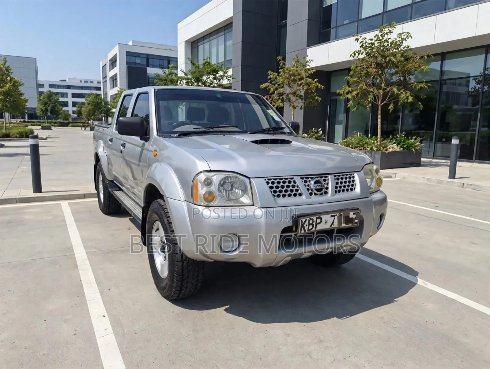 Nissan Hardbody 2009 Silver