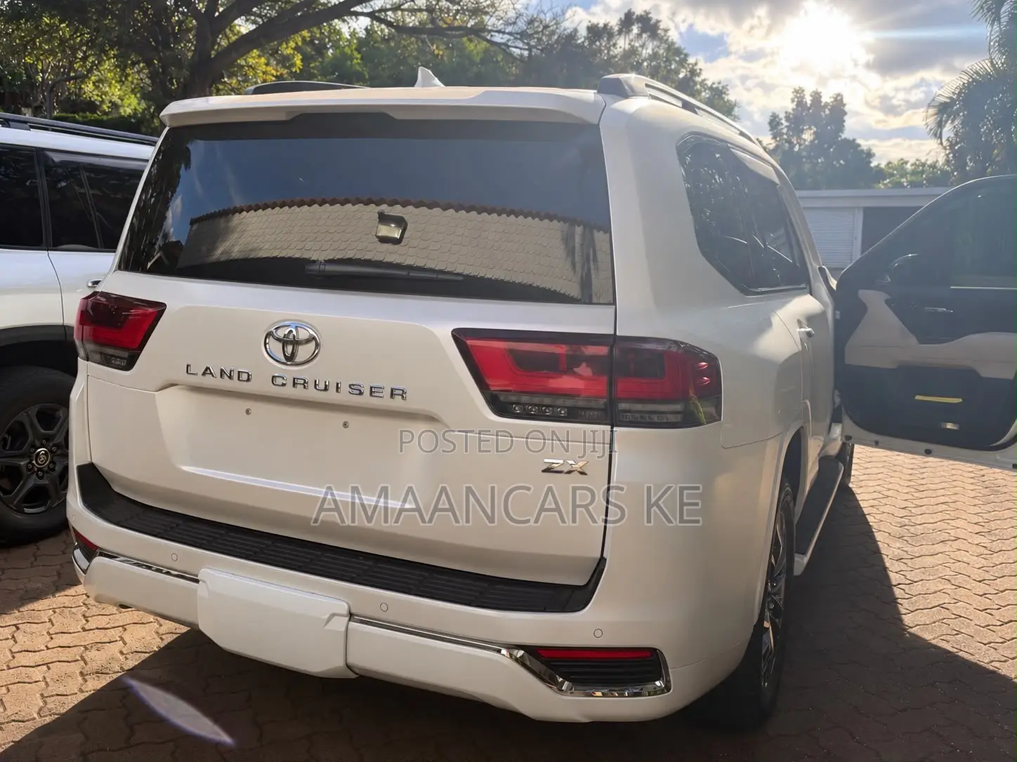 Toyota Land Cruiser 3.3 Diesel 4WD 2022 White