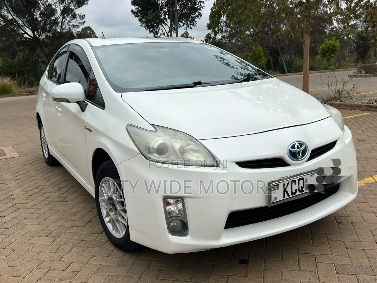 Toyota Prius 2011 White