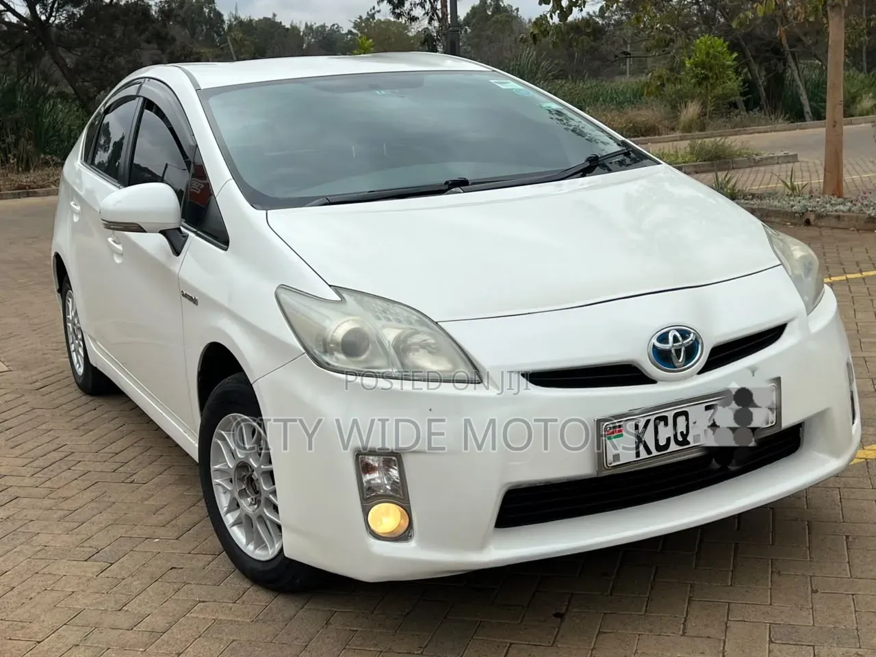 Toyota Prius 2011 White