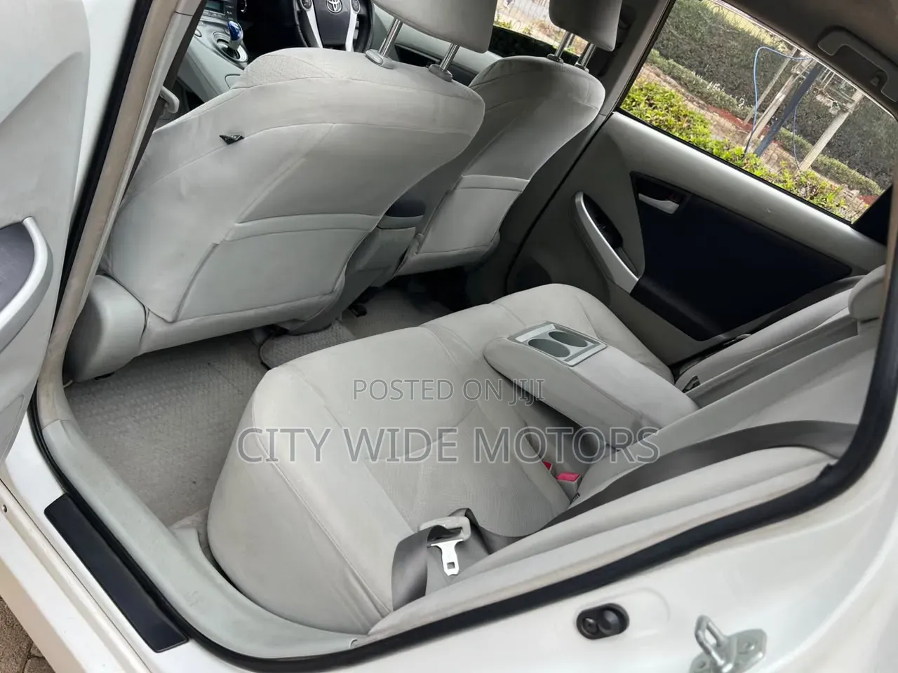 Toyota Prius 2011 White