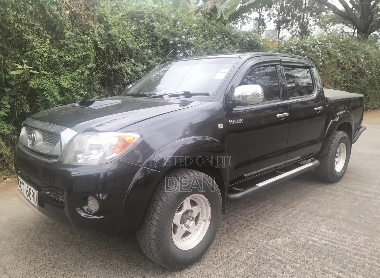 Toyota Hilux 2011 Black