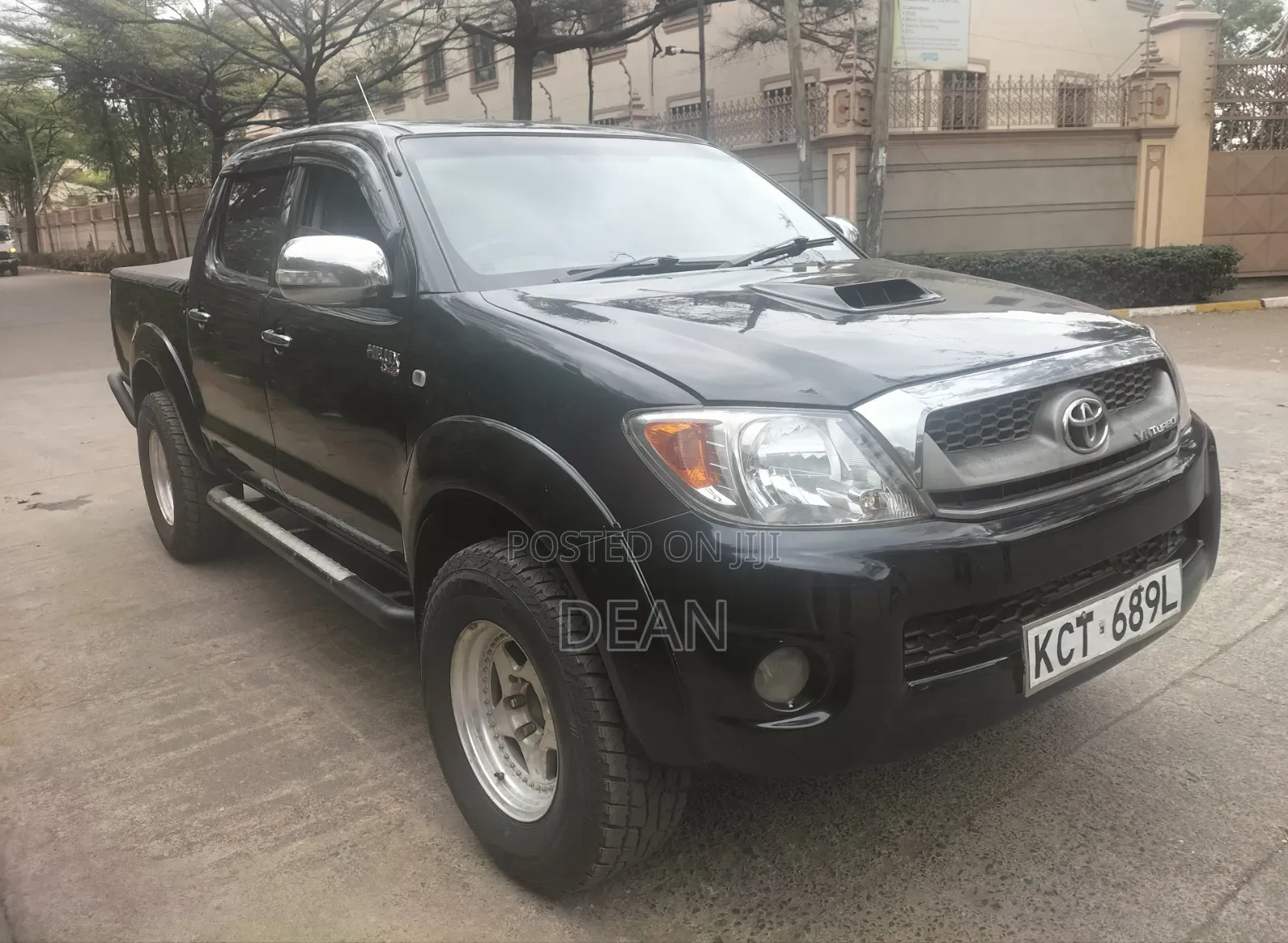 Toyota Hilux 2011 Black