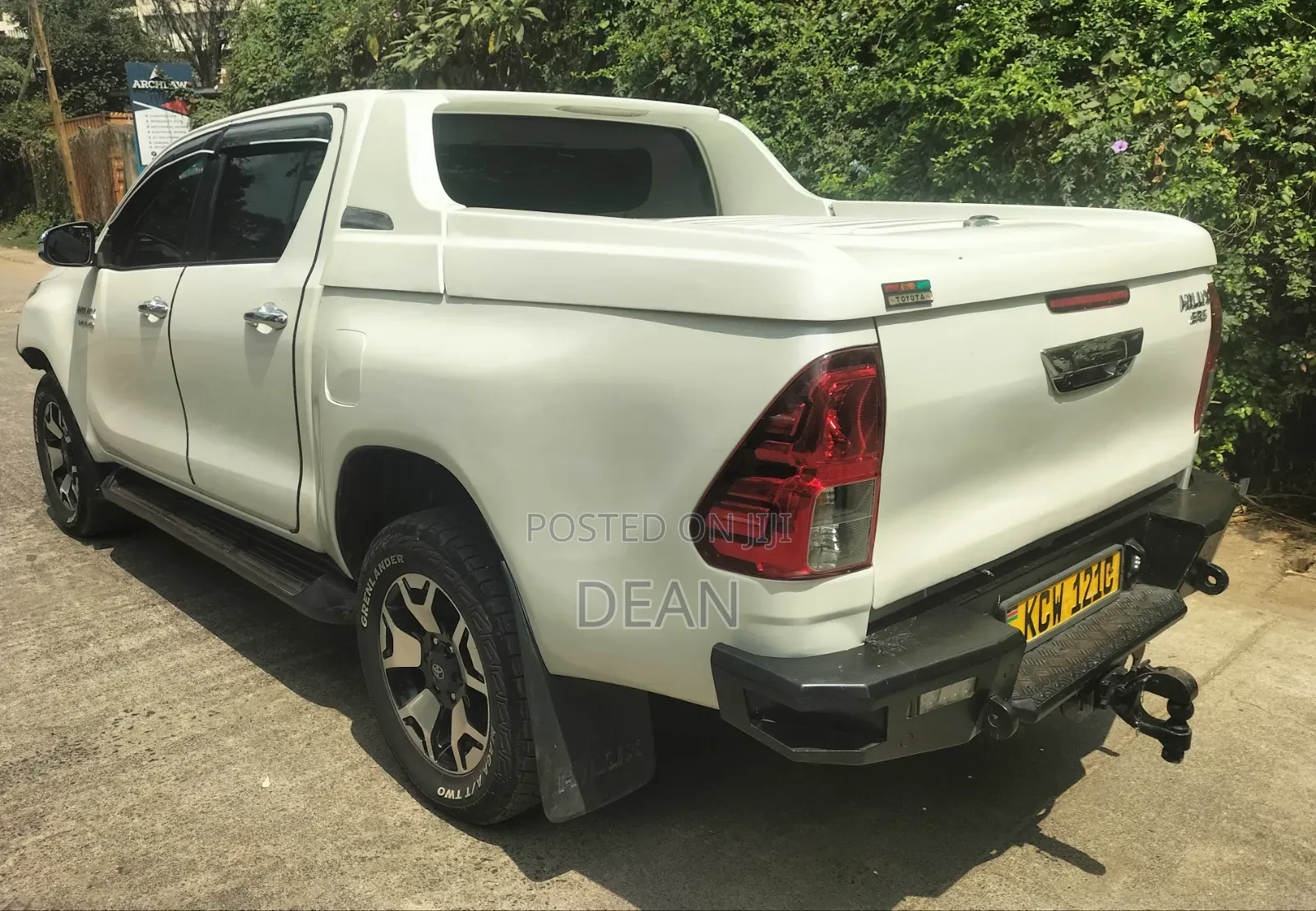 Toyota Hilux 2018 White