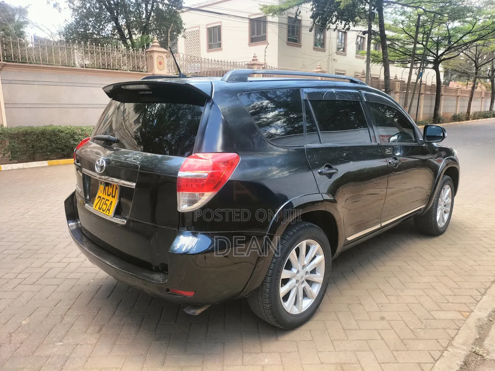 Toyota Vanguard 2011 Black