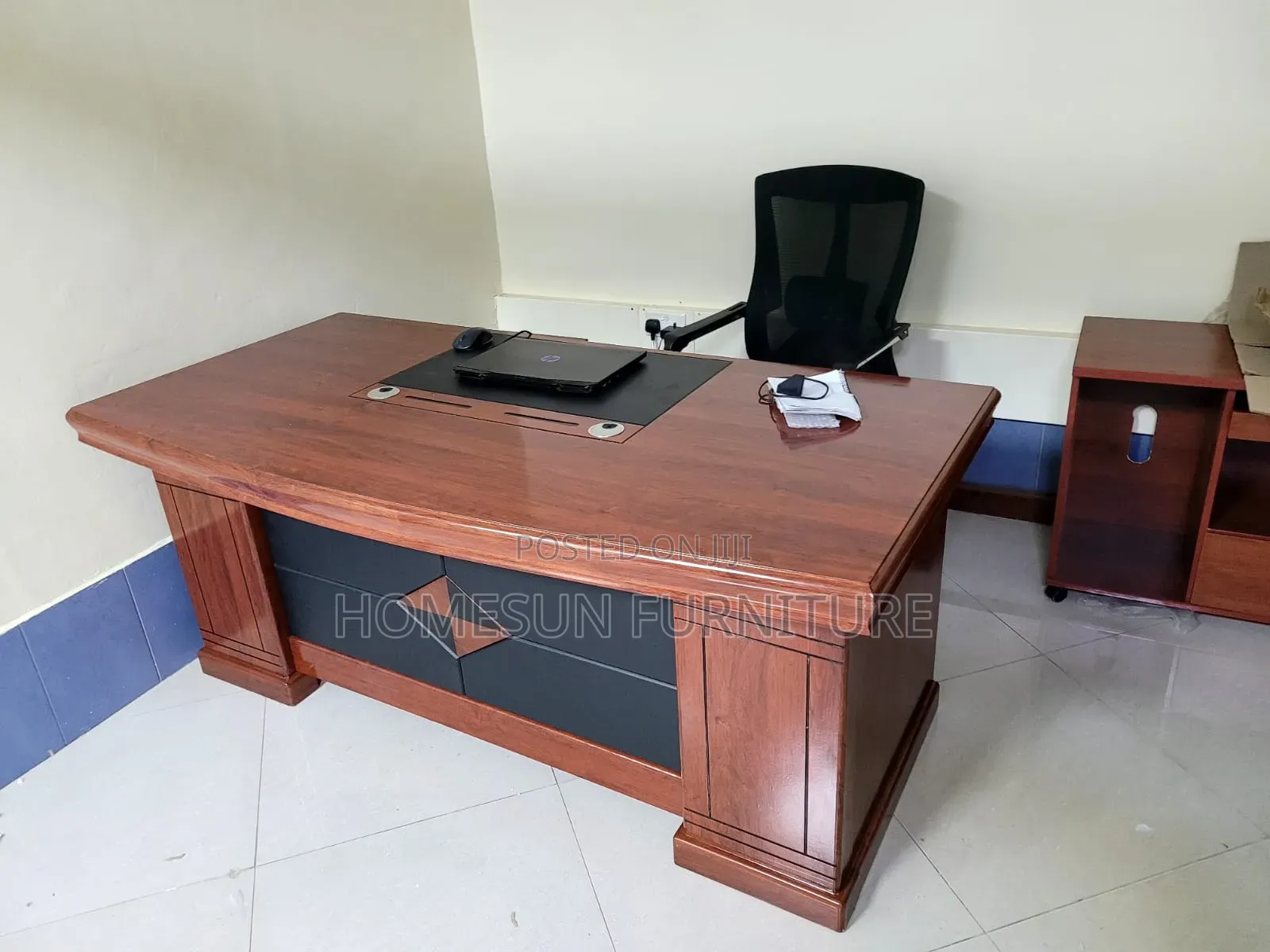 Executive Office Desk – Modern Wooden Manager Desk