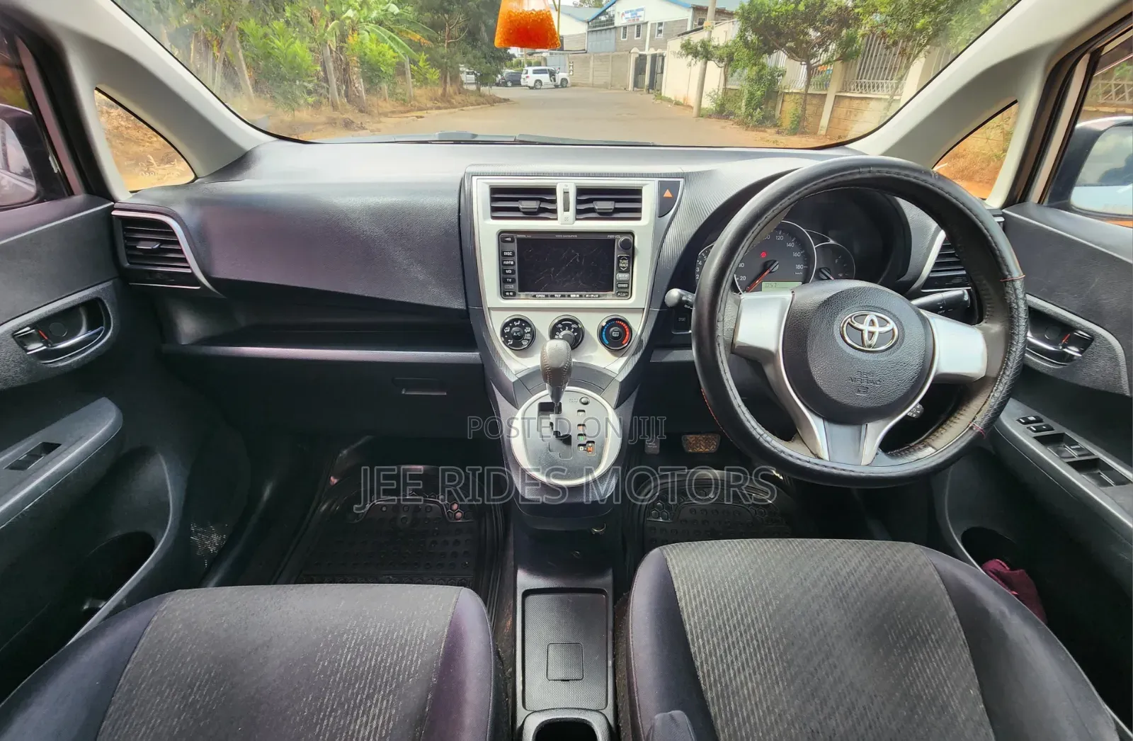 Toyota Ractis 2011 Gray