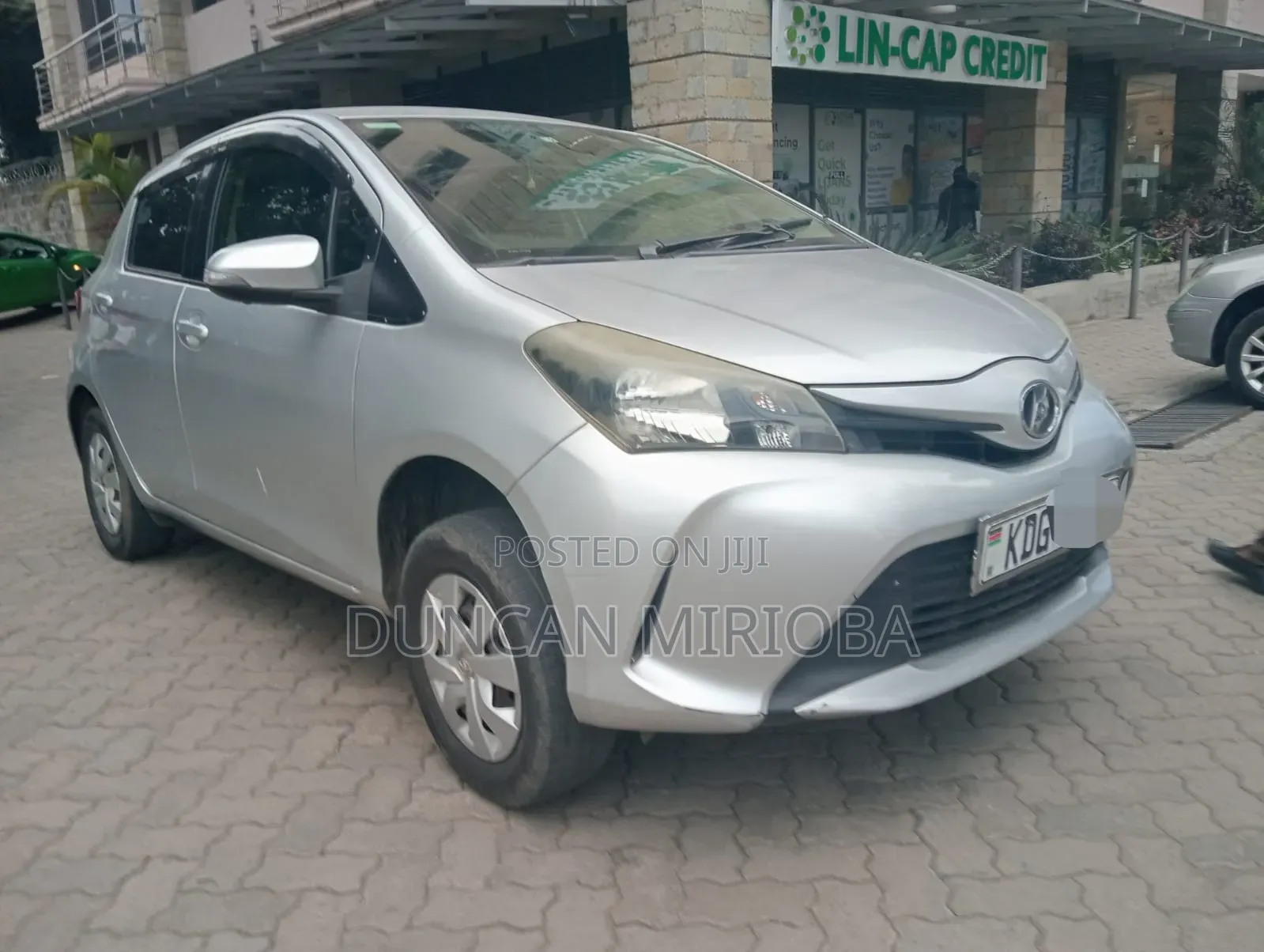 Toyota Vitz 2015