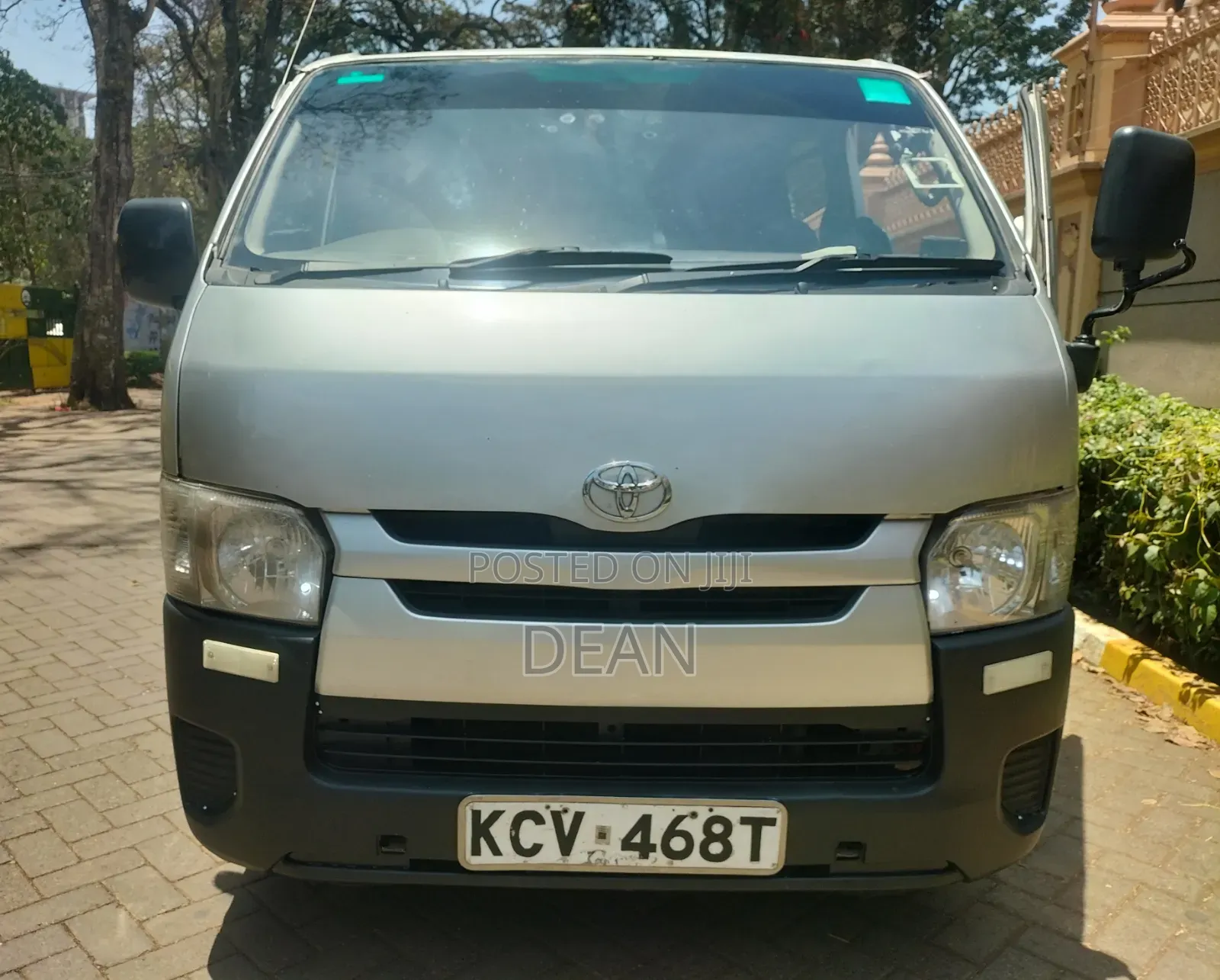 Toyota HiAce 2012 Silver
