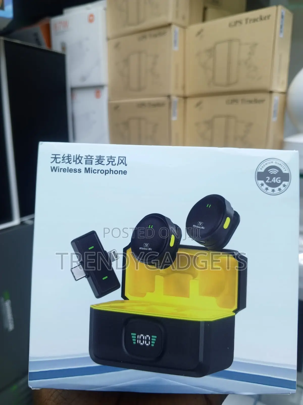 Q9 Wireless Collar Mic Set With Charging Case for Type C Phones