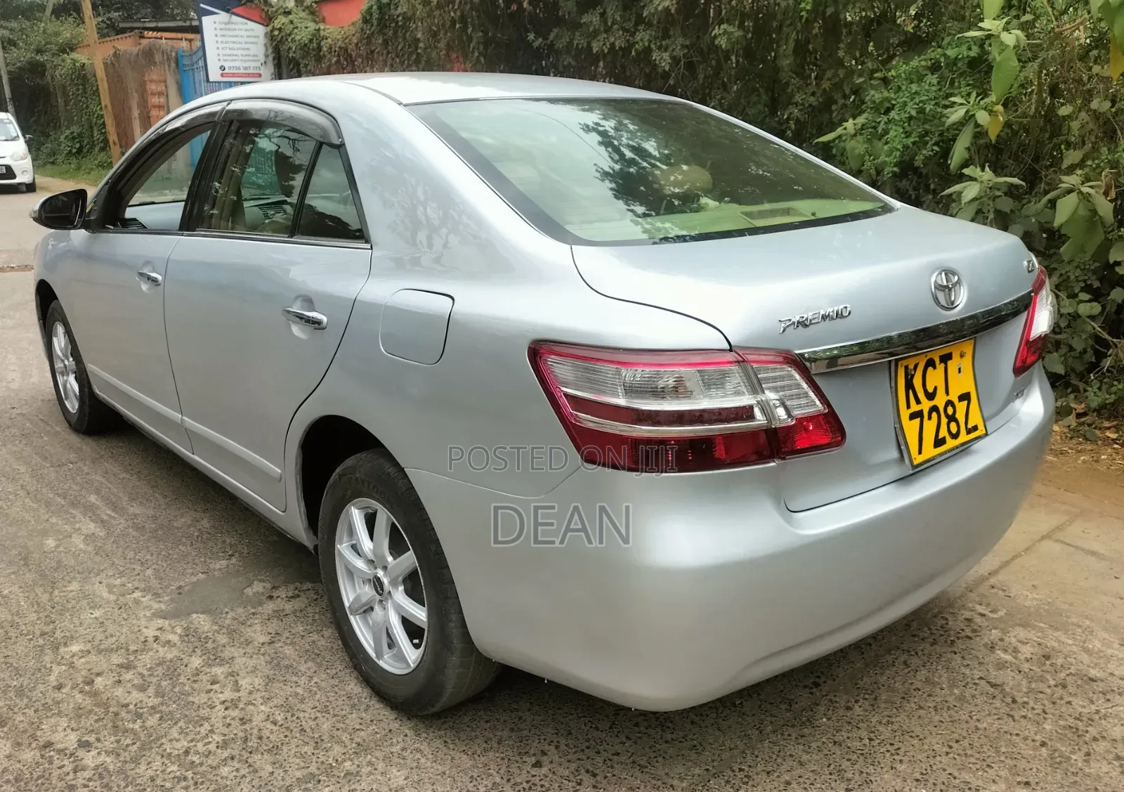 Toyota Premio 2011 Silver