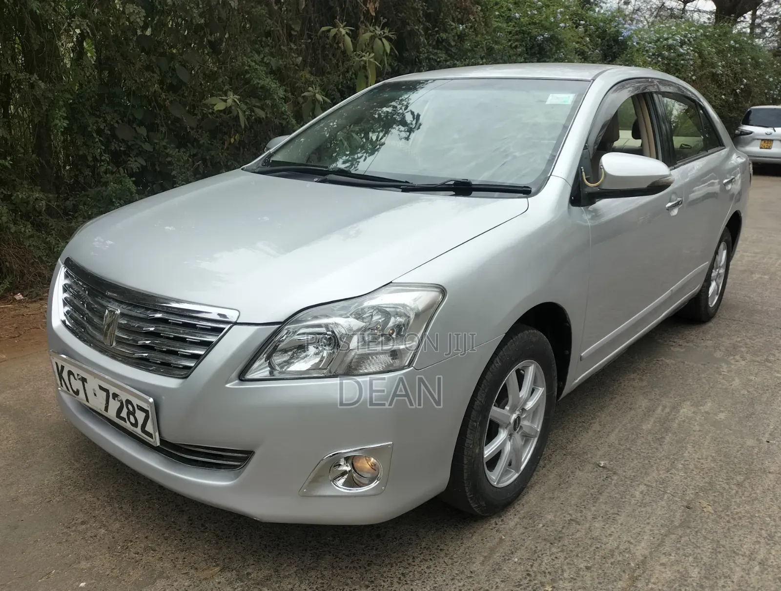 Toyota Premio 2011 Silver