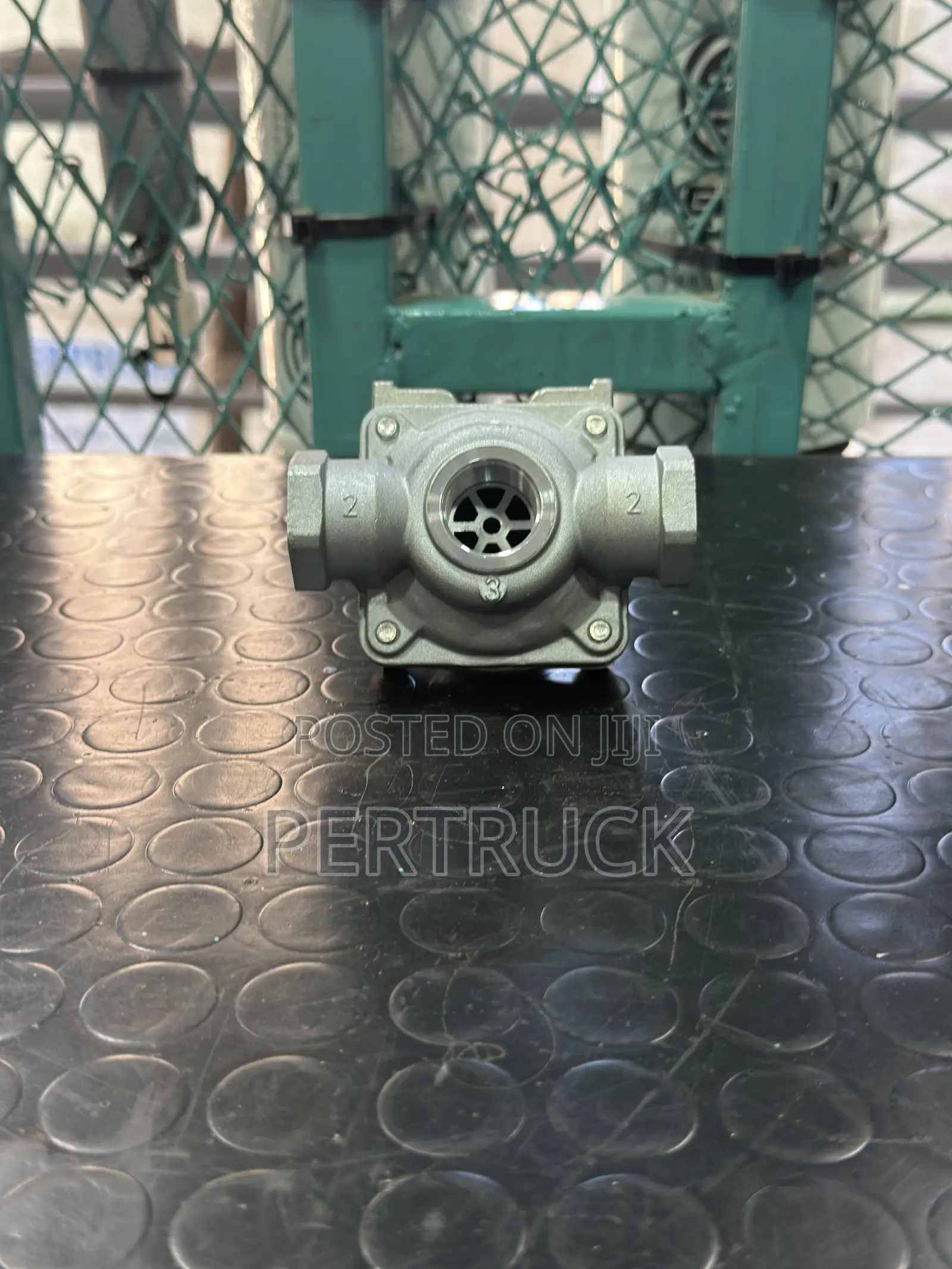 Rear Pressure Quick Release Valve Howo H2/H3 FG/1 Light Truc