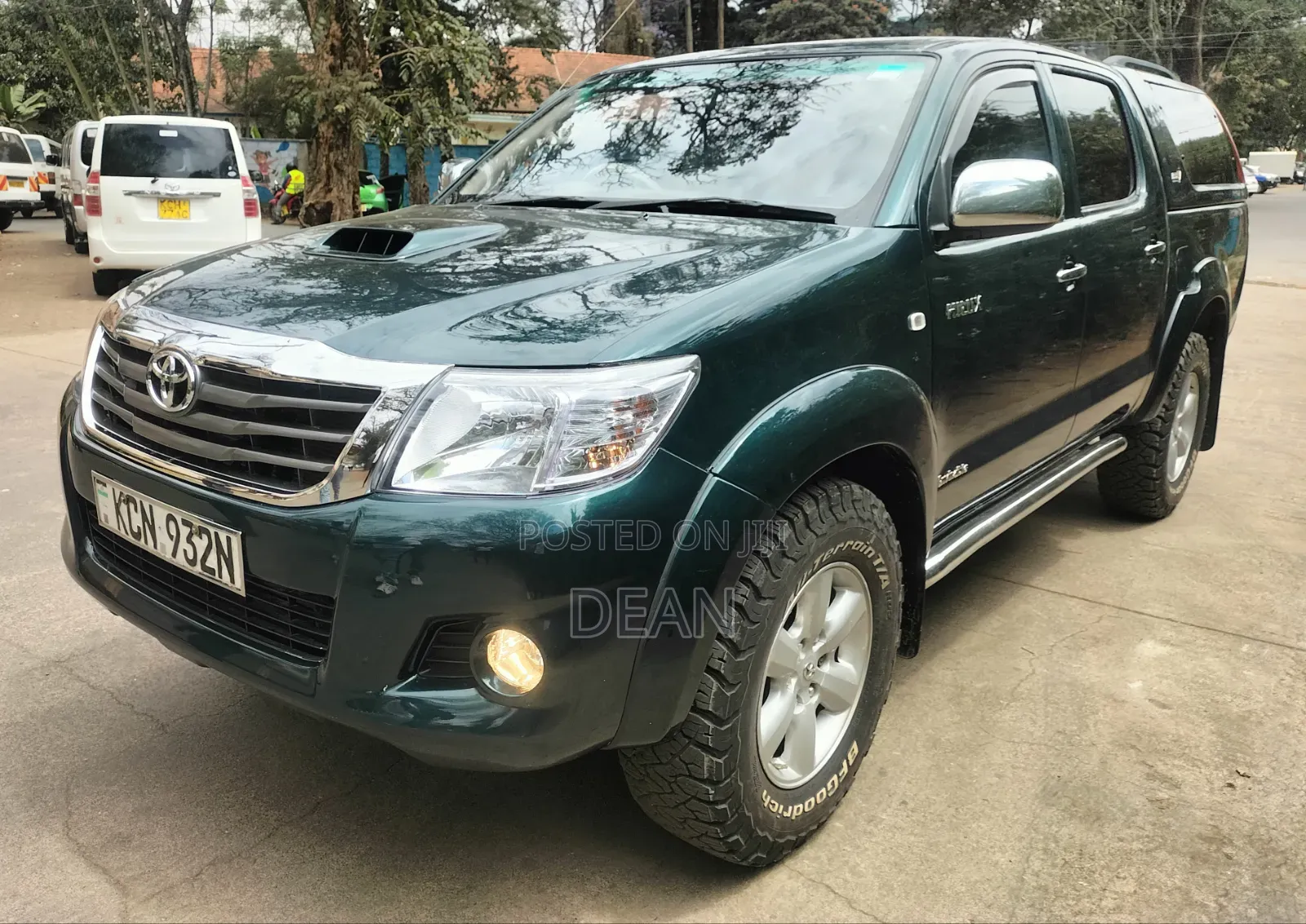 Toyota Hilux 2010 Green