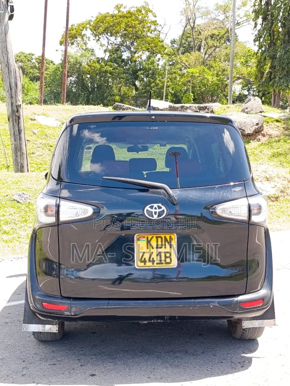 Toyota Sienta 1.5 FWD (6-seater) 2016 Black
