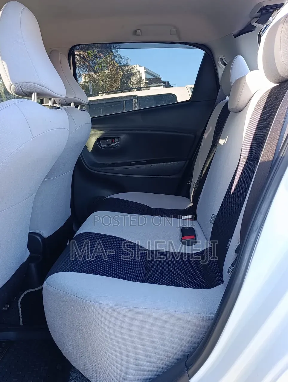 Toyota Vitz 1.3 FWD 5dr 2015 Pearl