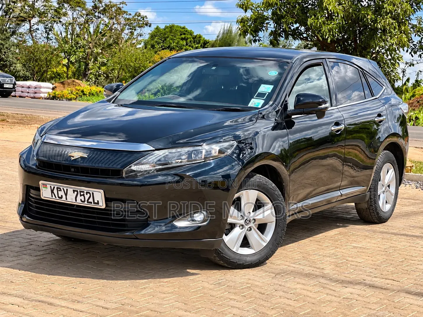 Toyota Harrier 2014