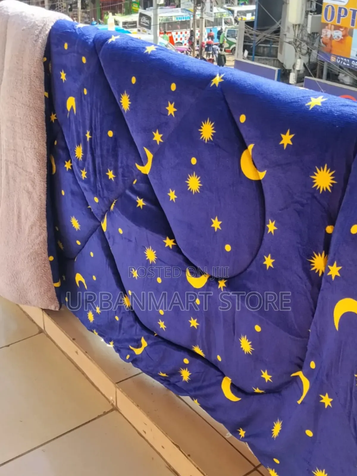 at 1500 5×6 Warm Woolen Duvet for Comfortable Sleeping