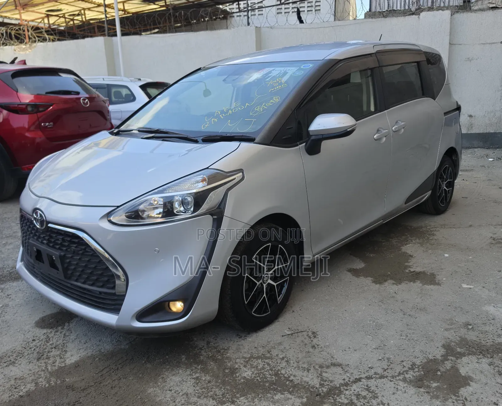 Toyota Sienta 1.5 FWD 2019 Silver