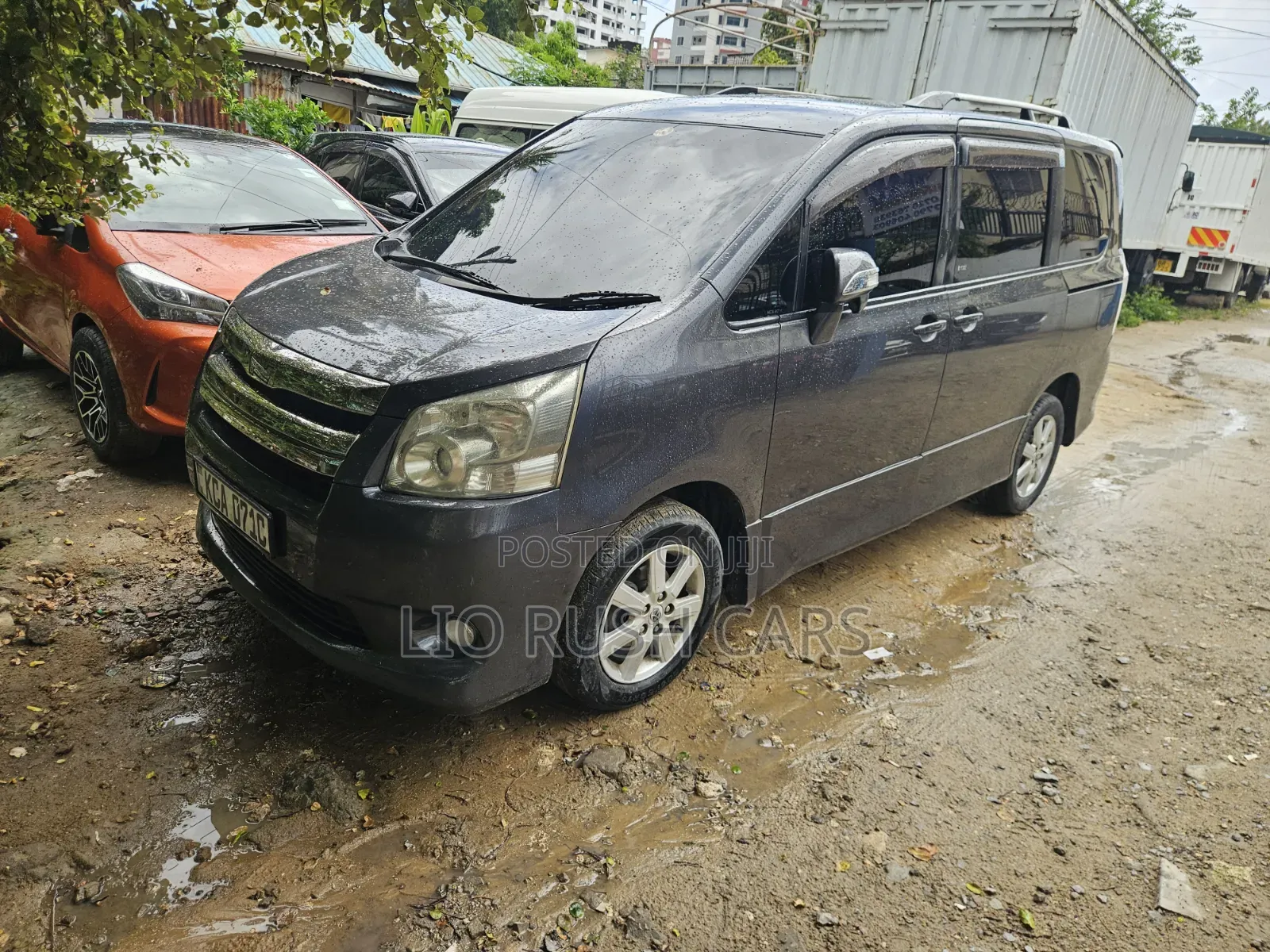 Toyota Noah 2009 Gray