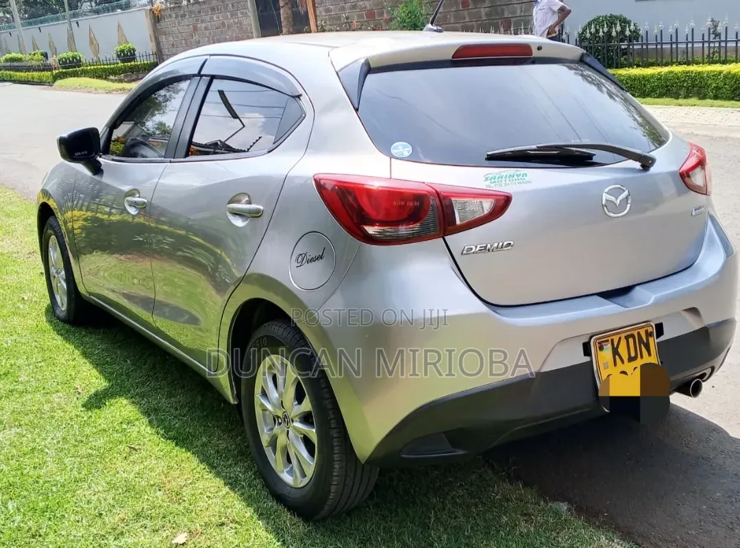 Mazda Demio 2016 Silver