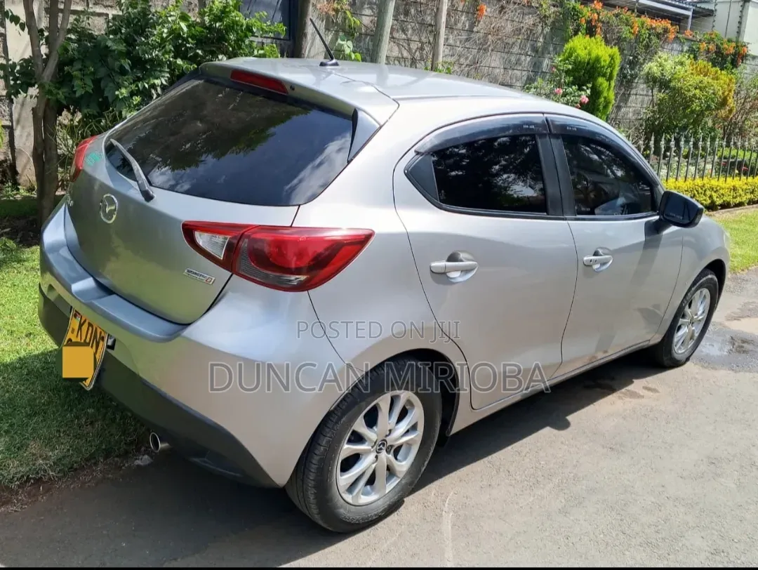 Mazda Demio 2016 Silver