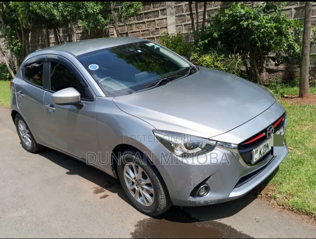 Mazda Demio 2016 Silver